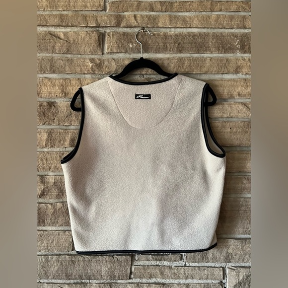 Vintage! ROOTS Canada Vest - Picture 2 of 4